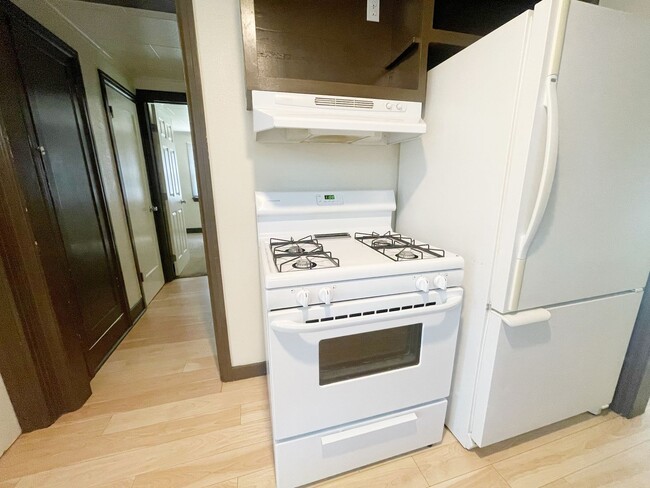Building Photo - 4 bd/2 ba in Depot Bench