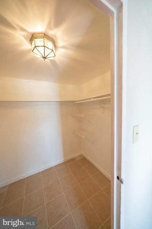 Building Photo - 5801 Quantrell Ave