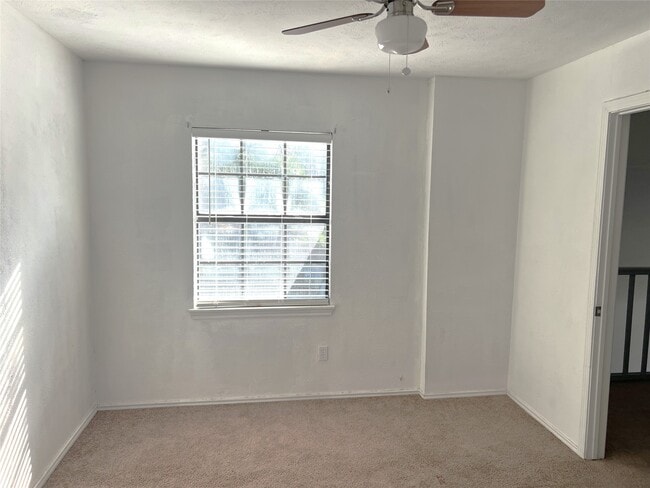 Building Photo - 19906 Rising Star Dr