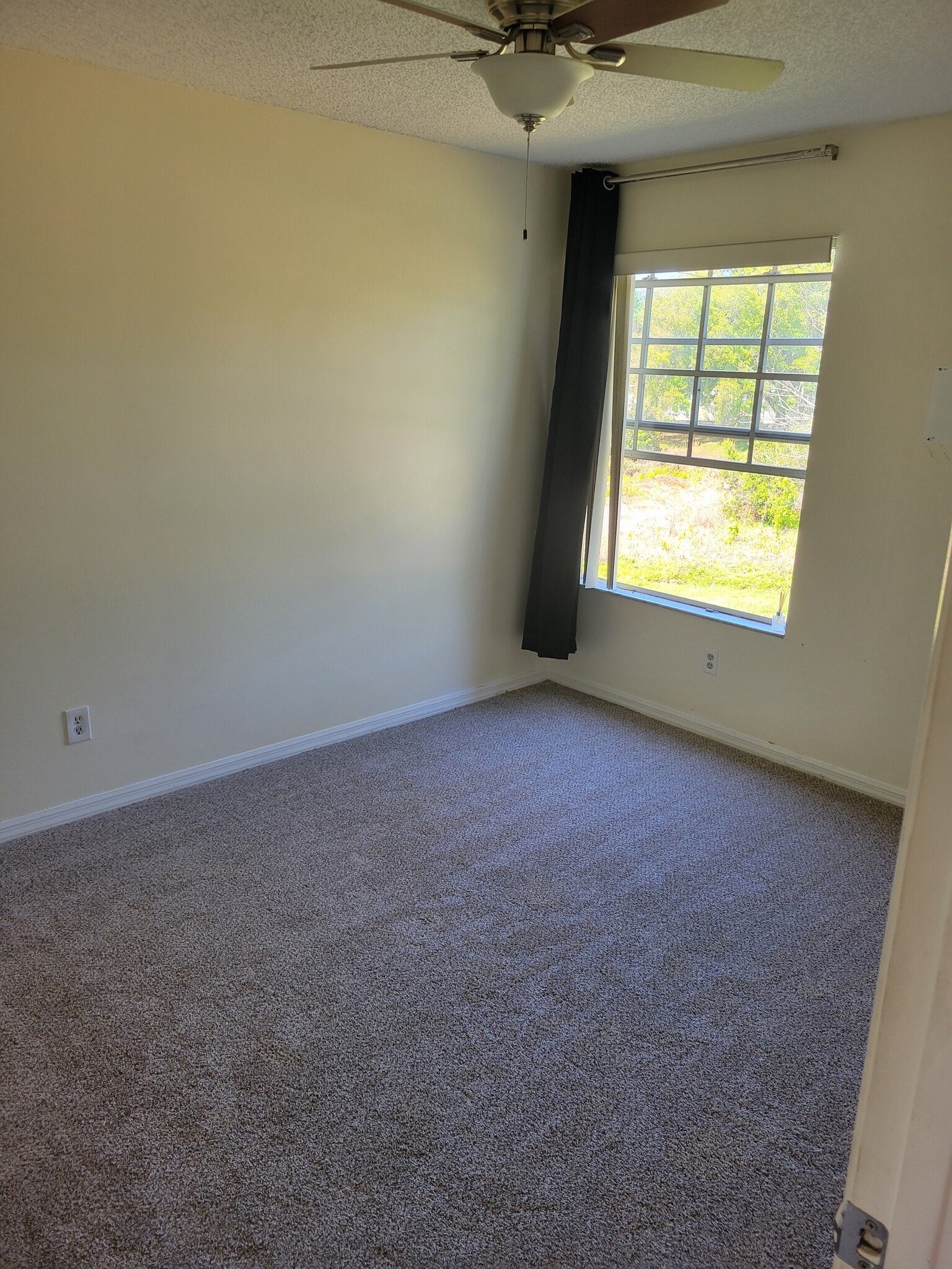 Building Photo - 2488 Sweetwater Club Cir