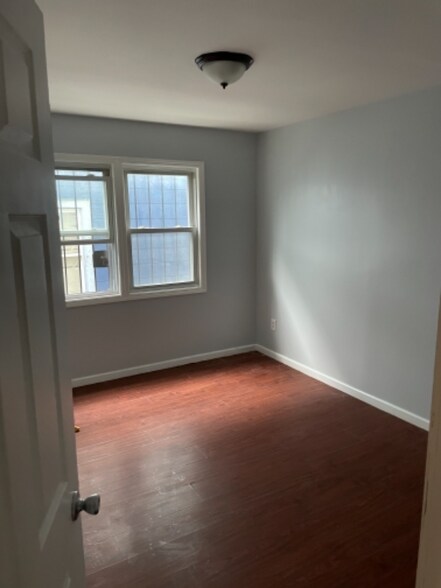 Building Photo - 388 14th Ave