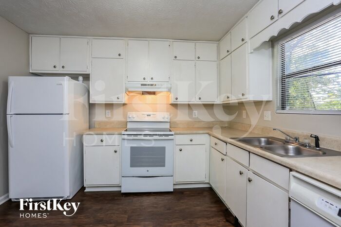 Building Photo - 3871 McGill Ln