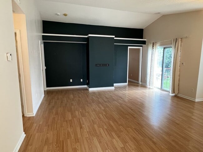 Building Photo - Updated 3 Bedroom, 2 Bath Ranch in NW Char...
