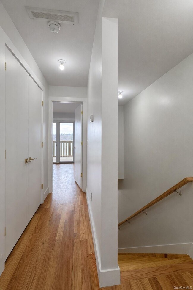 Building Photo - 1140 NY-52