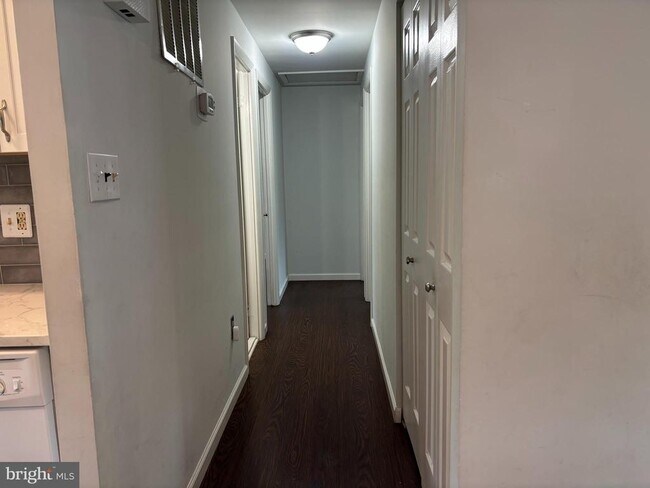 Building Photo - 25936 Largo Ct