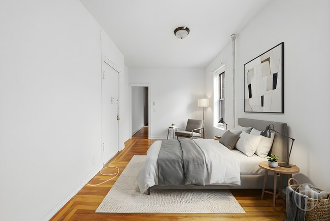 Building Photo - 29 E 17th St