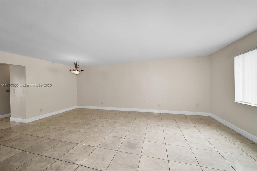 Building Photo - 4033 SW 68th Way