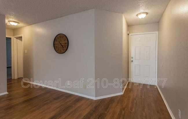 Building Photo - 4961 Champlain Dr