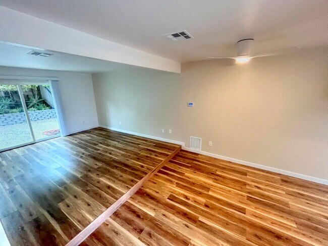 Building Photo - 33936 Alcazar Dr
