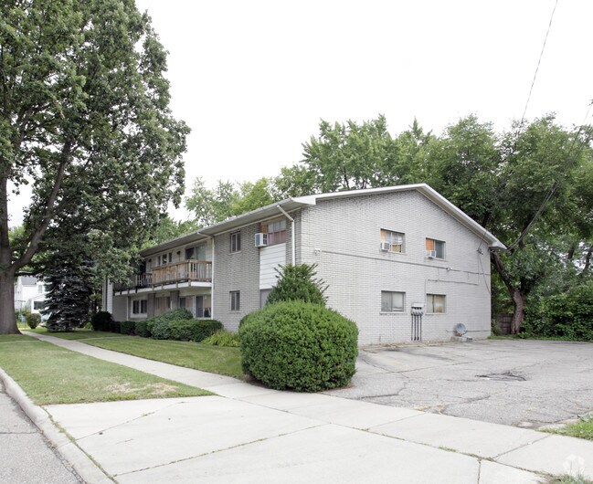 Building Photo - Royal Hills
