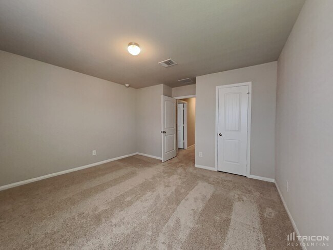 Building Photo - 3465 Wooded Ln