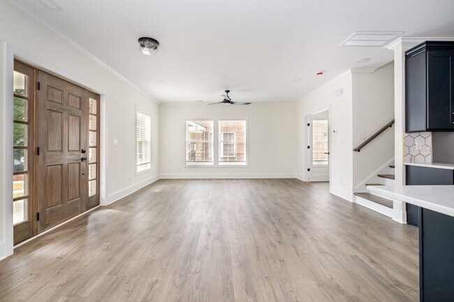 Building Photo - 816 Walnut Ave