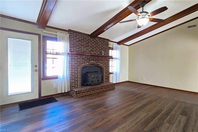 Building Photo - 1008 Hollins College Ct