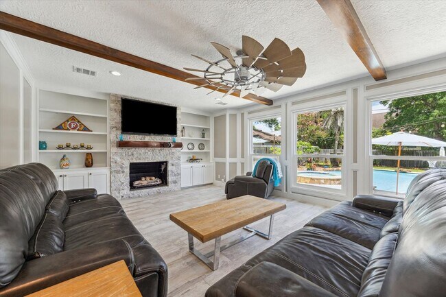 Building Photo - 4311 Meadowbank Dr