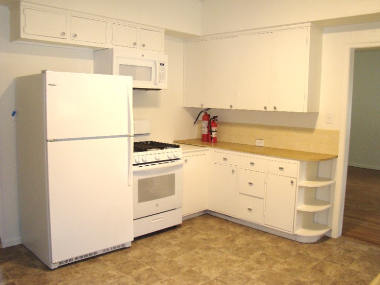 Building Photo - 645 S Whitcomb St