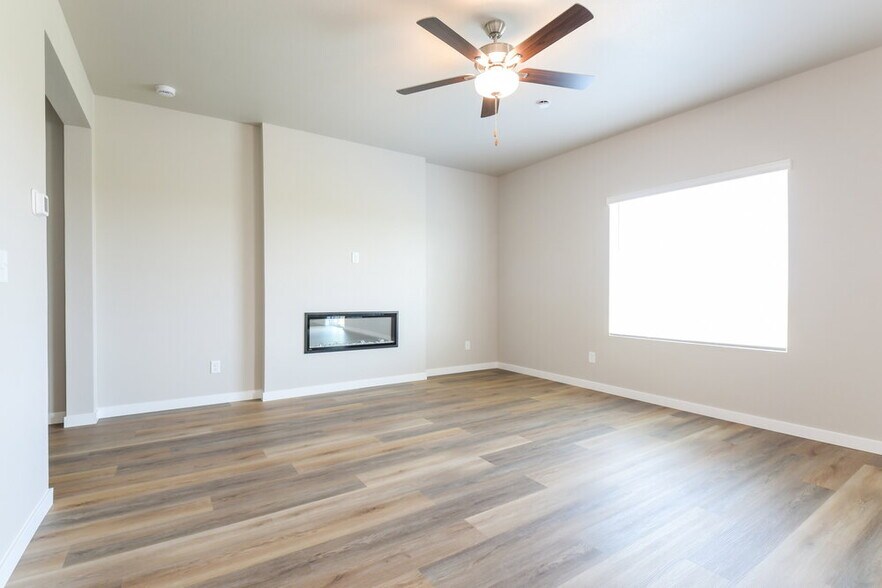 Building Photo - 7332 Crystal Ave