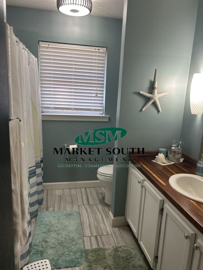 Building Photo - Mid-Century Modern on Wilmington Island- SHORT TERM RENTAL ONLY- Please call for more info