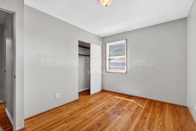Building Photo - 515 Topaz Ave