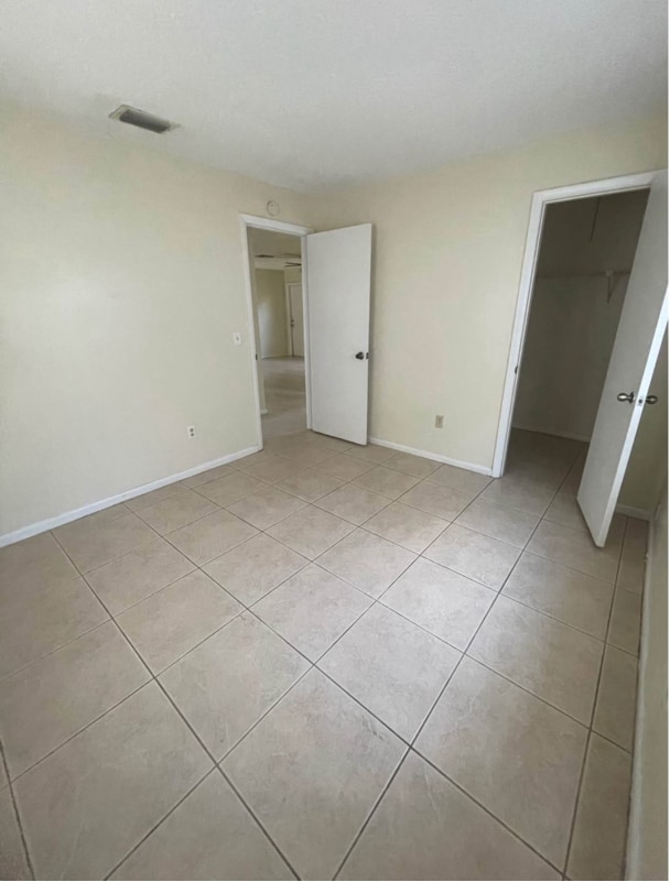 Building Photo - 1639 Barbarie Ln