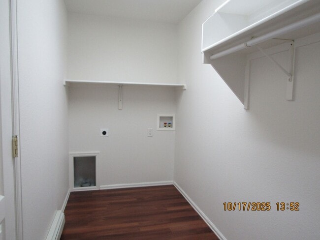 Building Photo - PRICE REDUCED! Charming Home!