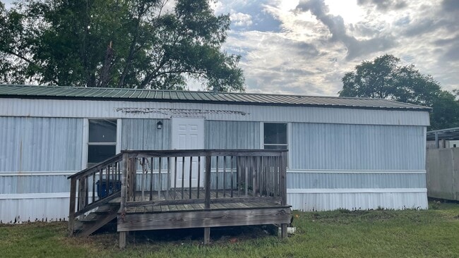 Primary Photo - 3 Bed, 2 Bath Mobile Home! HUD ACCEPTED!