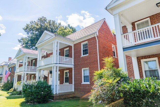 Building Photo - 3411 Stuart Ave