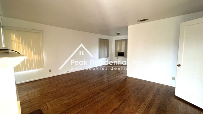 Building Photo - 3 br, 1 bath House - 2373 Anita Ave