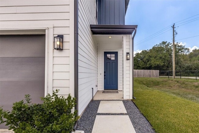 Building Photo - 13131 Perennial Spgs Dr