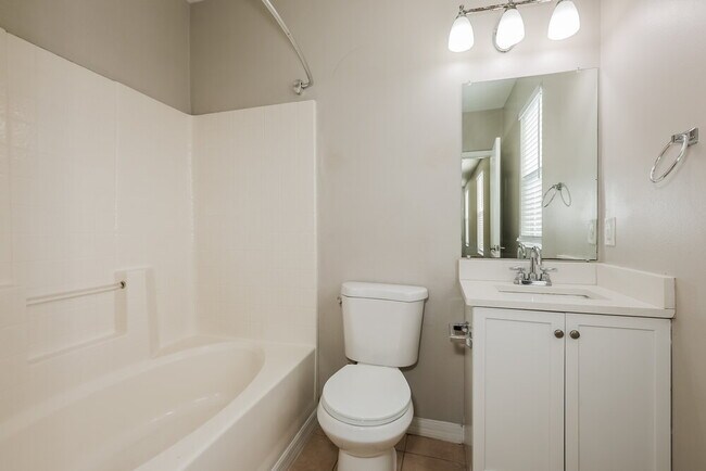 Building Photo - 12614 Montford Ln