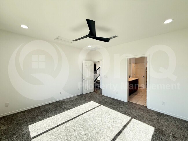 Building Photo - 9030 S 67th Dr