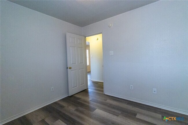 Building Photo - 3409 Toledo Dr