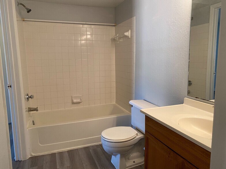 Building Photo - 5701 Gatlin Ave