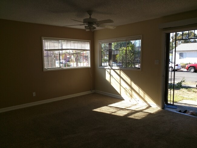 Building Photo - Coming soon! - Large pets ok