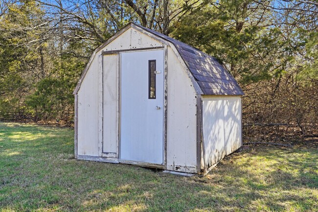 Building Photo - 5561 Waterfront Dr N