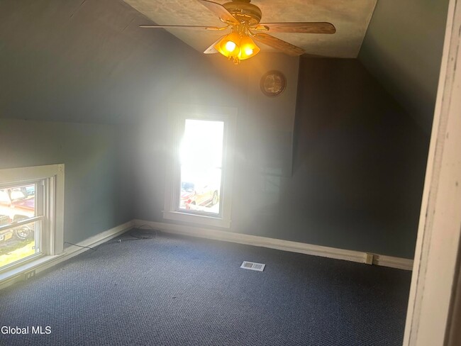 Building Photo - 1076 Wicker St