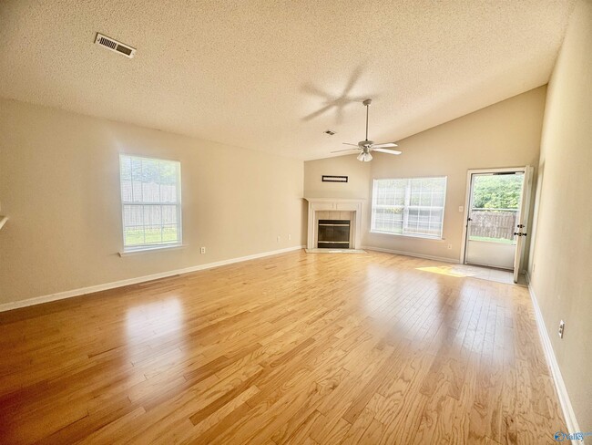 Building Photo - 135 Bremerton Dr SW