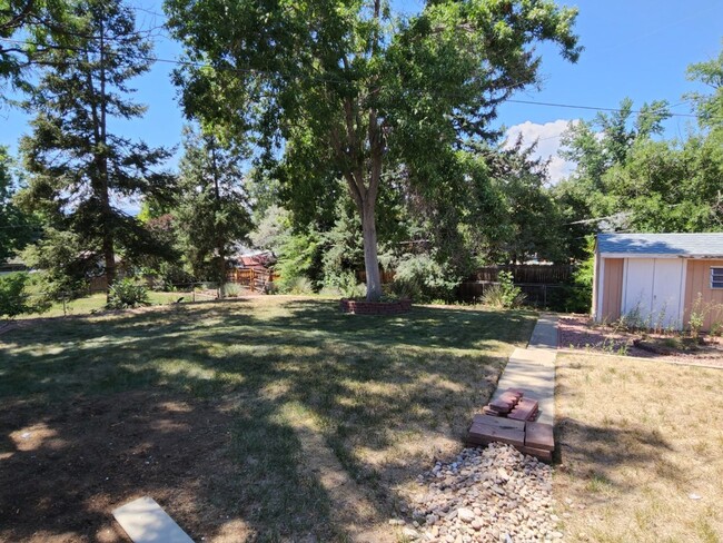 Building Photo - RANCH Single Family Home, Beautiful Remode...