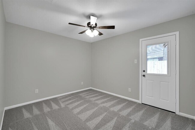 Building Photo - 38 Tivoli Garden Ct