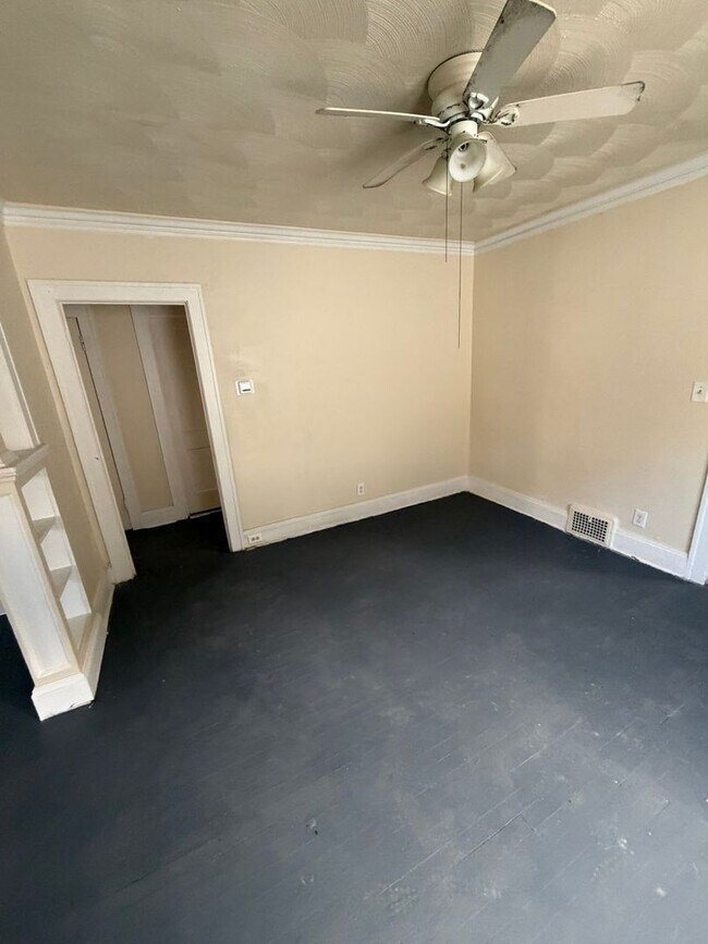 Building Photo - 12706 Parkhill Ave