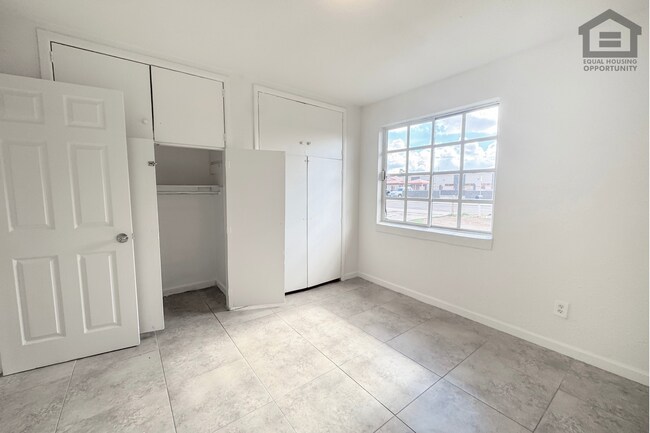 Building Photo - 4Bed/2Bath House at McDowell Rd/32nd St! Move-In Ready on 07/02/2026! – NO HOA!