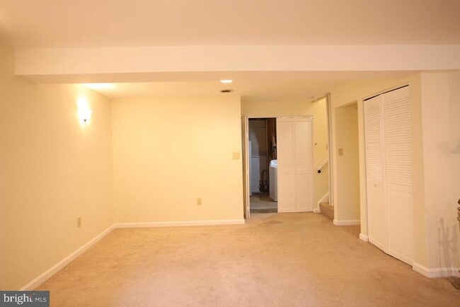 Building Photo - 408 Fleece Flower Dr