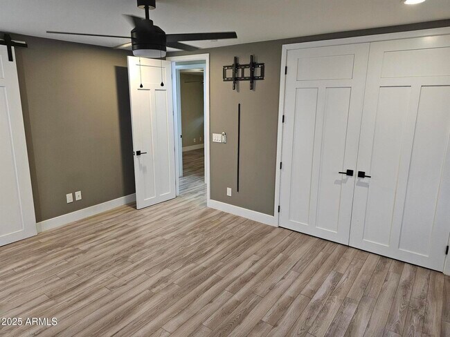 Building Photo - 8541 E Catalina Dr