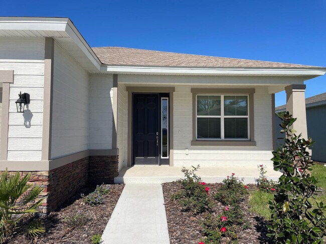 Building Photo - ***Move-In Special: 2 Weeks Free Rent! | B...