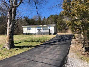 Building Photo - 3 Bedroom cottage overlooking green space ...