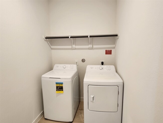 Building Photo - 30622 Wicklow Gdns Dr