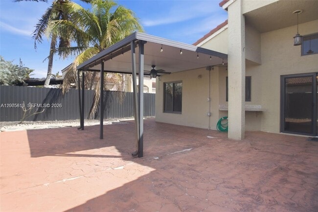 Building Photo - 561 SW 87th Ct