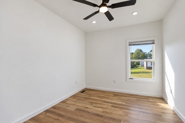 Building Photo - 132 Stone Dr