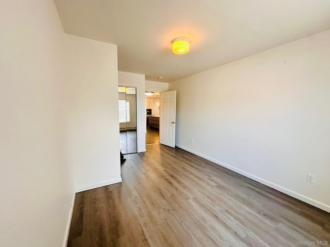 Building Photo - 142 N 8th Ave