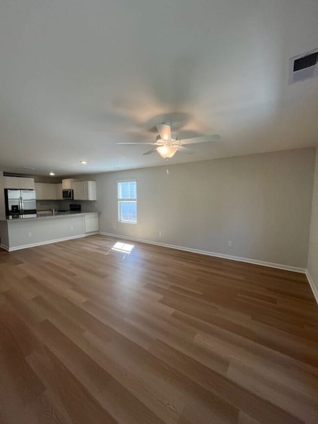 Building Photo - Cozy New-Build in Leland!