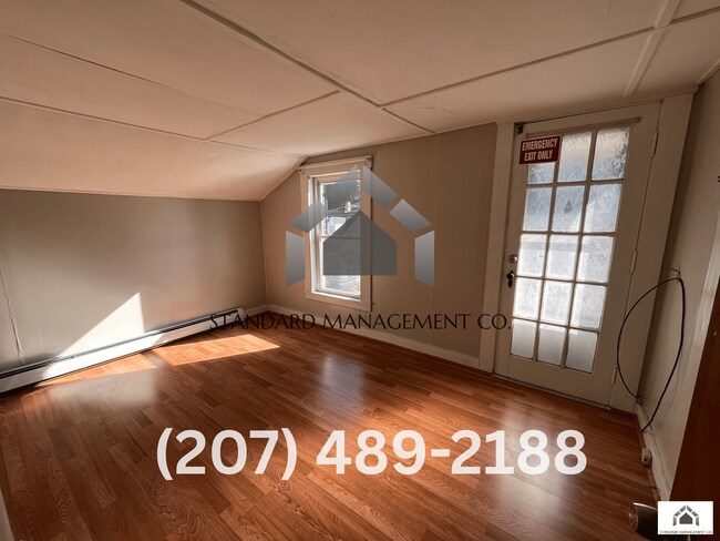 Building Photo - 6 Squire St